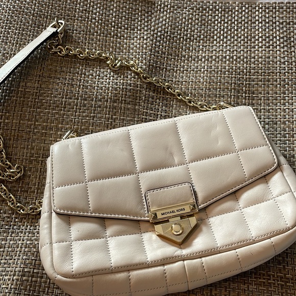 Michael Kors Purse - Picture 12 of 12